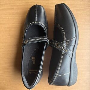 Clarks Haydn Maize Black Leather Mary Jane Loafers